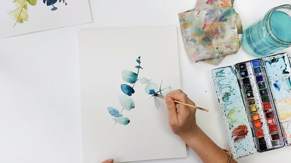 peinture à l'aquarelle d'une branche d'eucalyptus