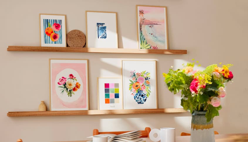 Exposition des aquarelles du stage Summer Booster de Marie Boudon en 2024 : plages, fruits et bouquets colorés